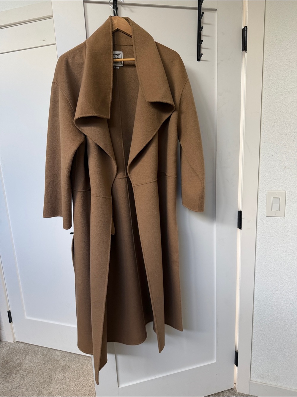 Toteme Long Camel Open-Front Trench Coat